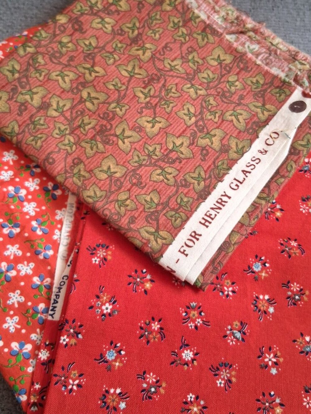 Red Fabric Bundle - Picture 1 of 8